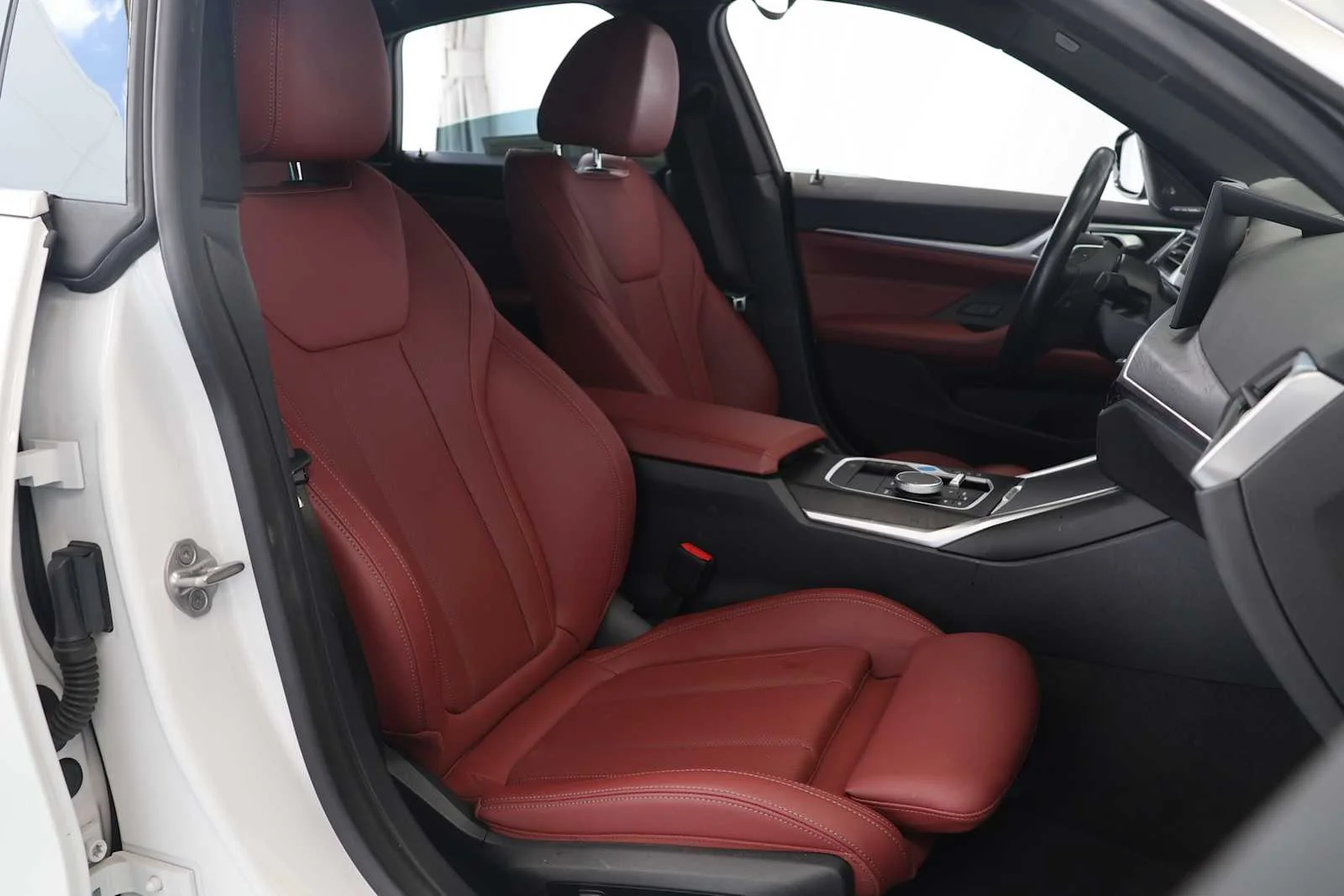 Certified Used 2023 Mineral White Metallic BMW eDrive35 image 15
