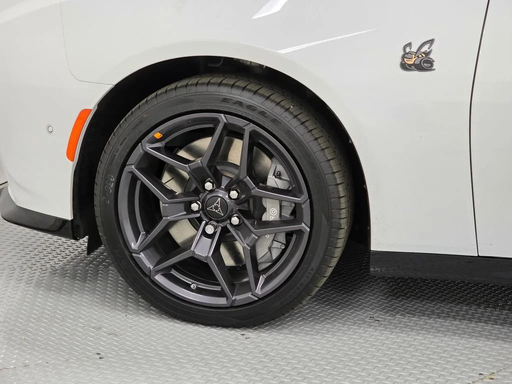 New 2026 White Knuckle Exterior Paint Dodge R/T Scat Pack image 9
