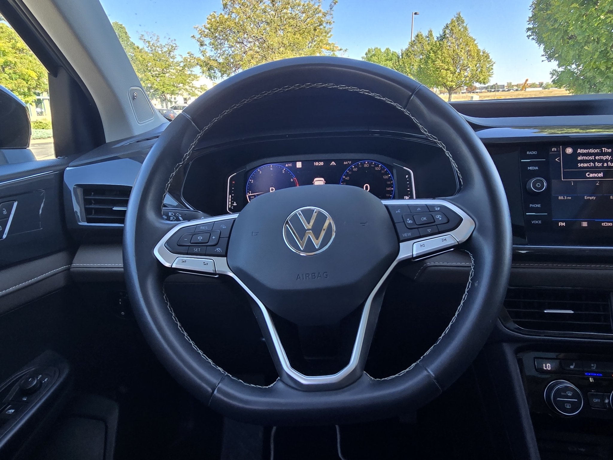 Used 2023 Pyrite Silver Metallic Volkswagen SEL image 29