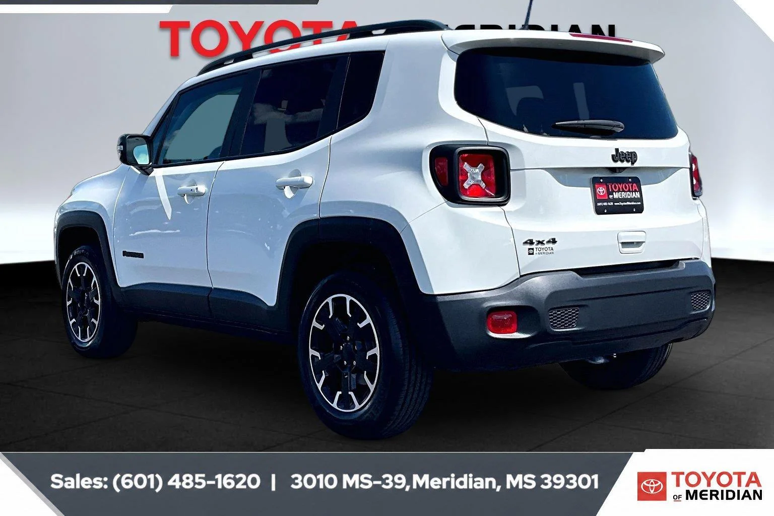 Used 2023 Alpine White Clearcoat Jeep Upland image 2