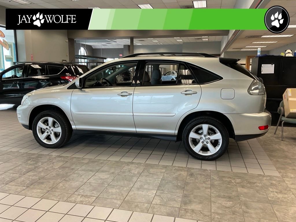 Used 2005  Lexus 330 image 4