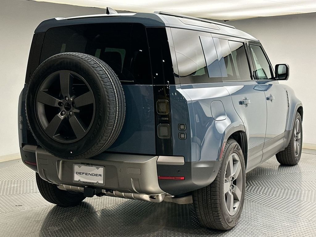 New 2026 Tasman Blue Land Rover S image 3