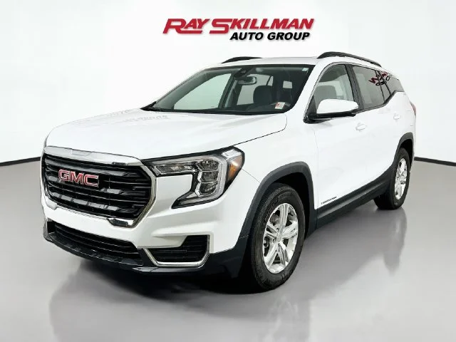 Used 2023 White GMC SLE image 3