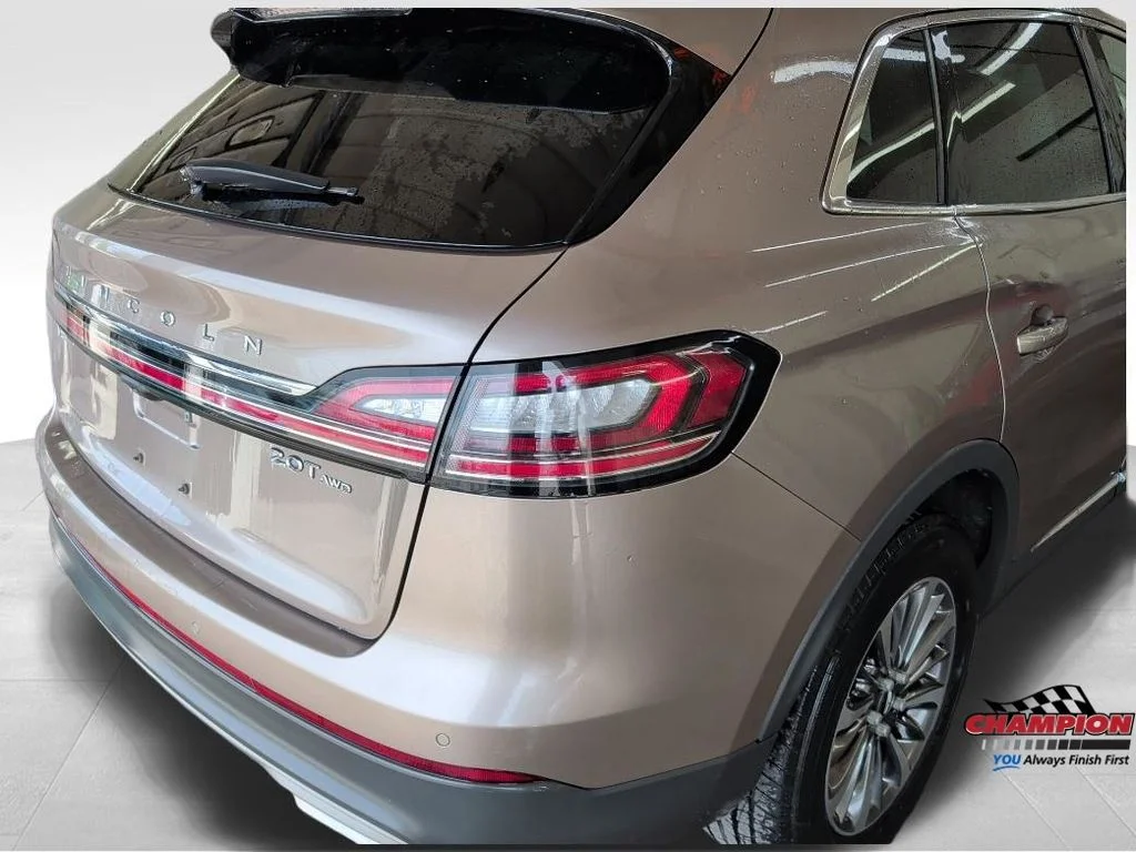 Used 2019 Brown Lincoln Select image 5