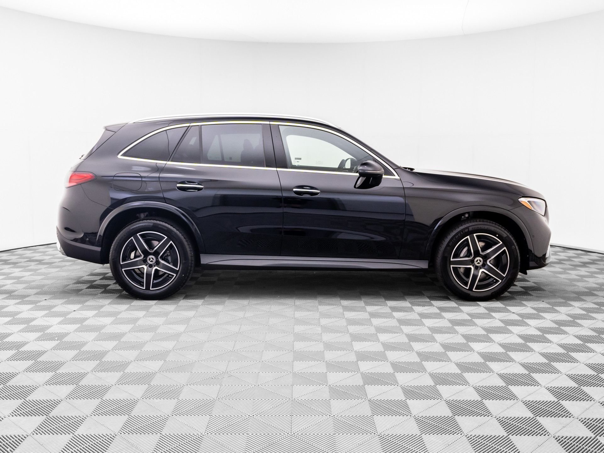 New 2026 Black Mercedes-Benz GLC 300 image 6
