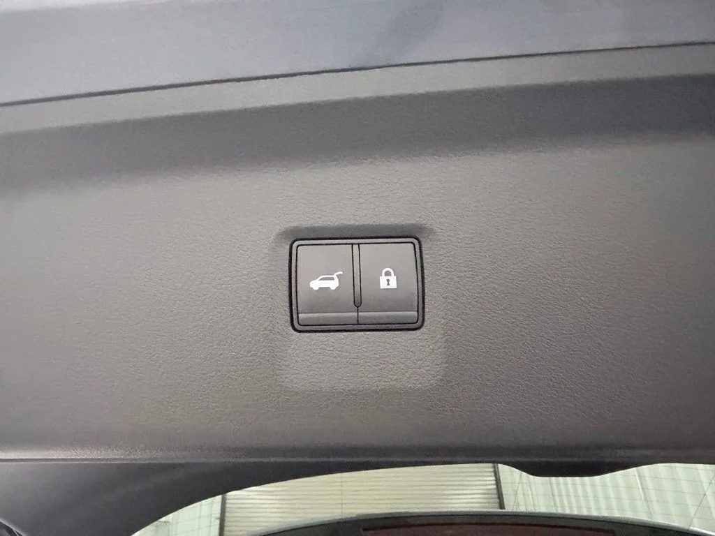 Used 2024 Blue INFINITI Sensory image 41