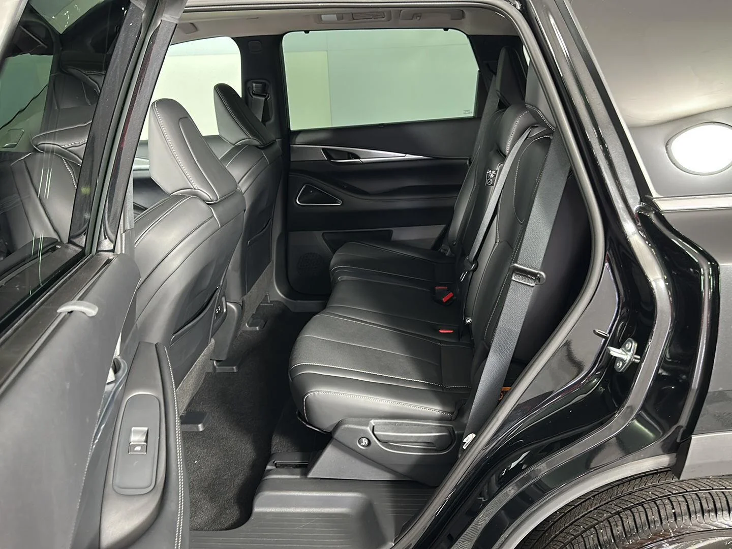 Used 2026 Mineral Black INFINITI LUXE image 22