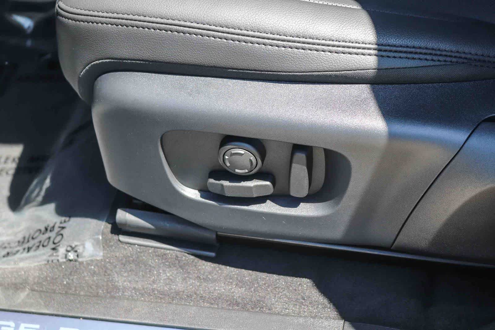 New 2026 Santorini Black Land Rover Core S image 21