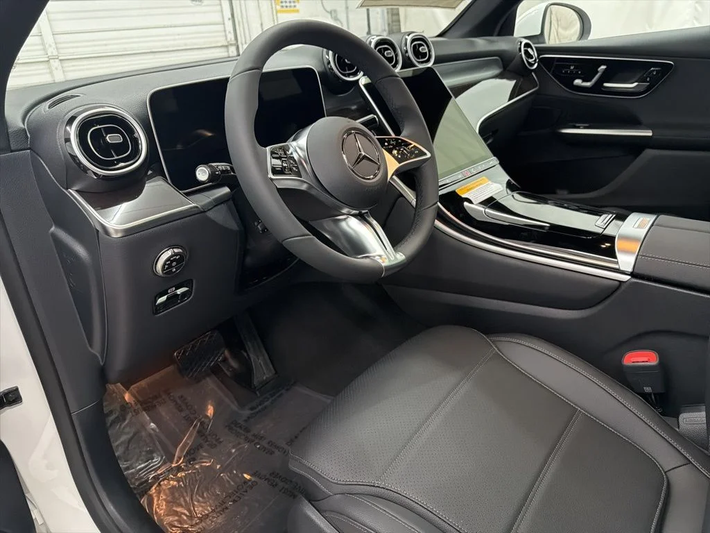 Used 2026 White Mercedes-Benz GLC 300 image 12