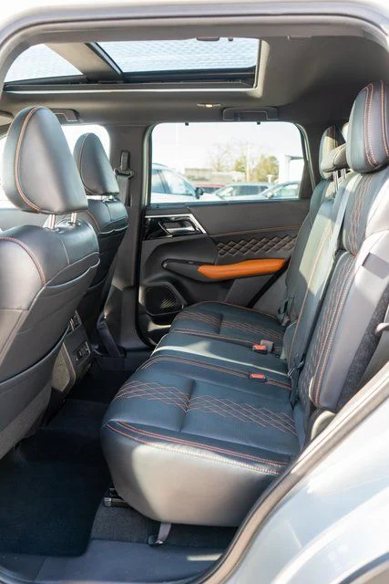 Used 2022 Gray Mitsubishi SEL image 13