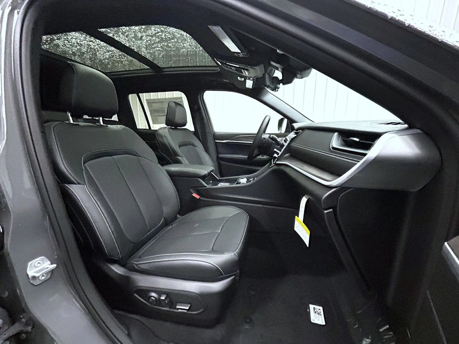 New 2027 Gray Jeep Limited Reserve image 15