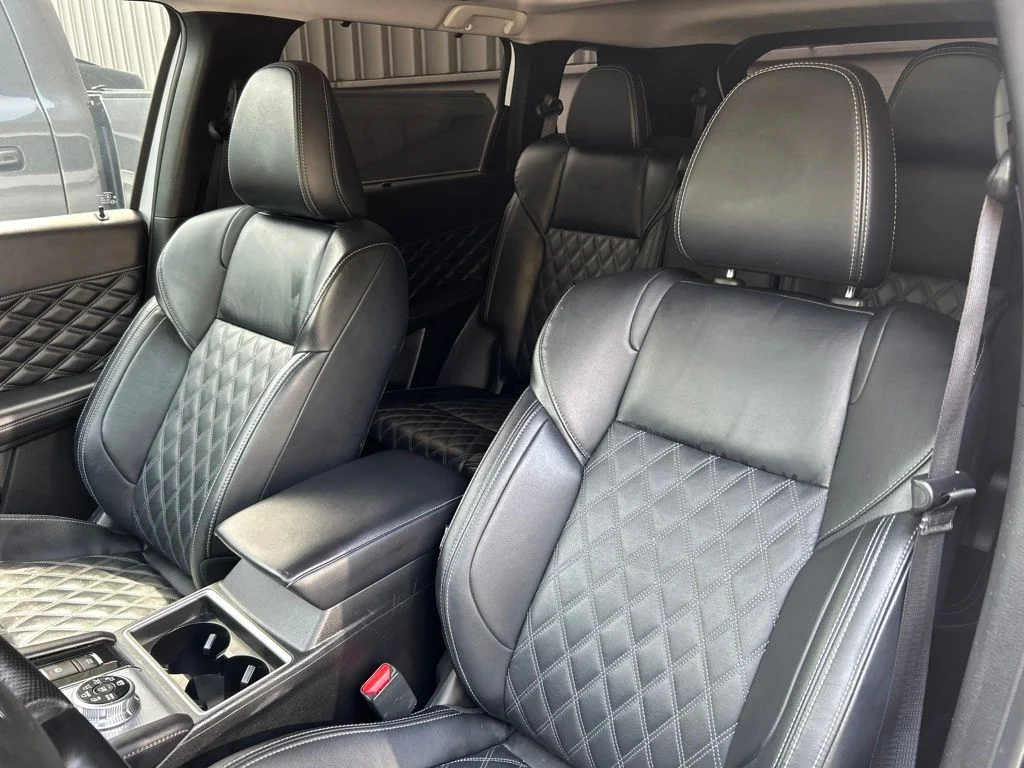 Used 2024 White Mitsubishi SEL image 2