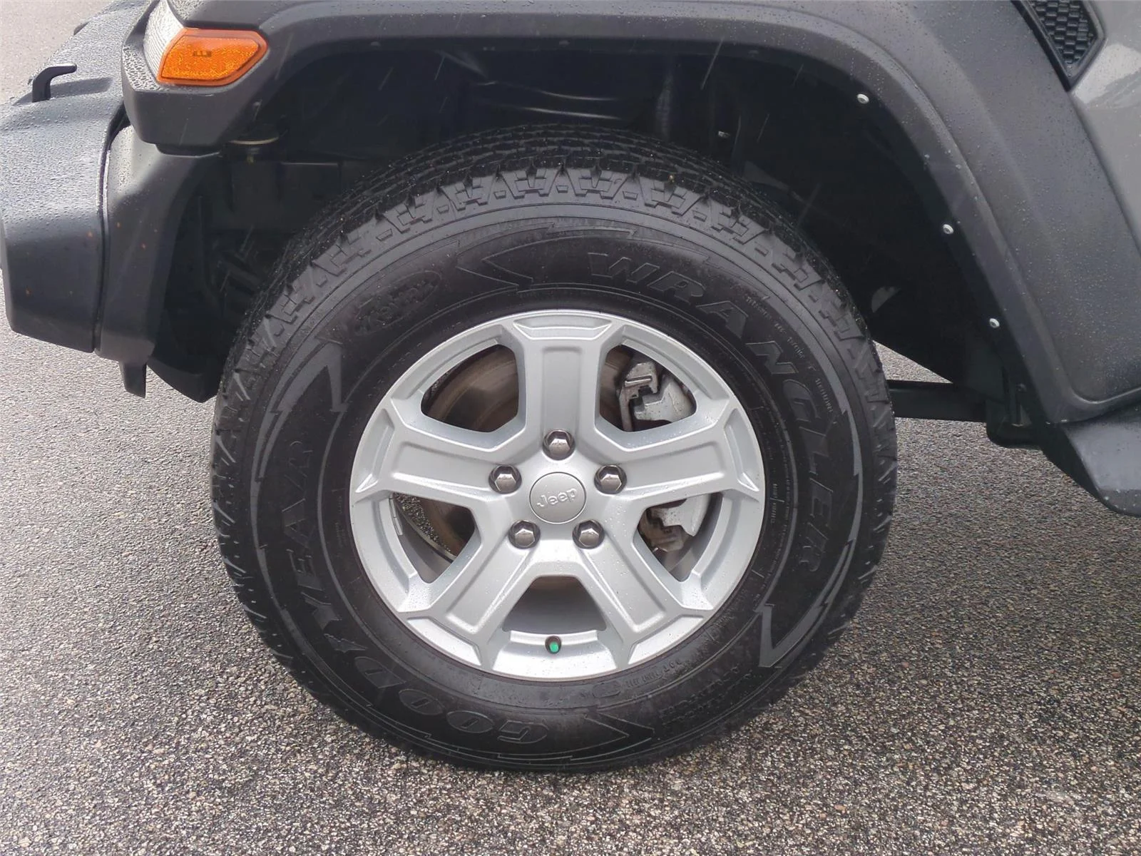 Used 2021 Granite Crystal Metallic Clearcoat Jeep Unlimited Sport S image 10