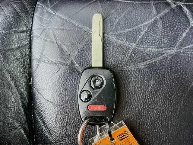 Used 2011 Gray Honda EX-L image 9