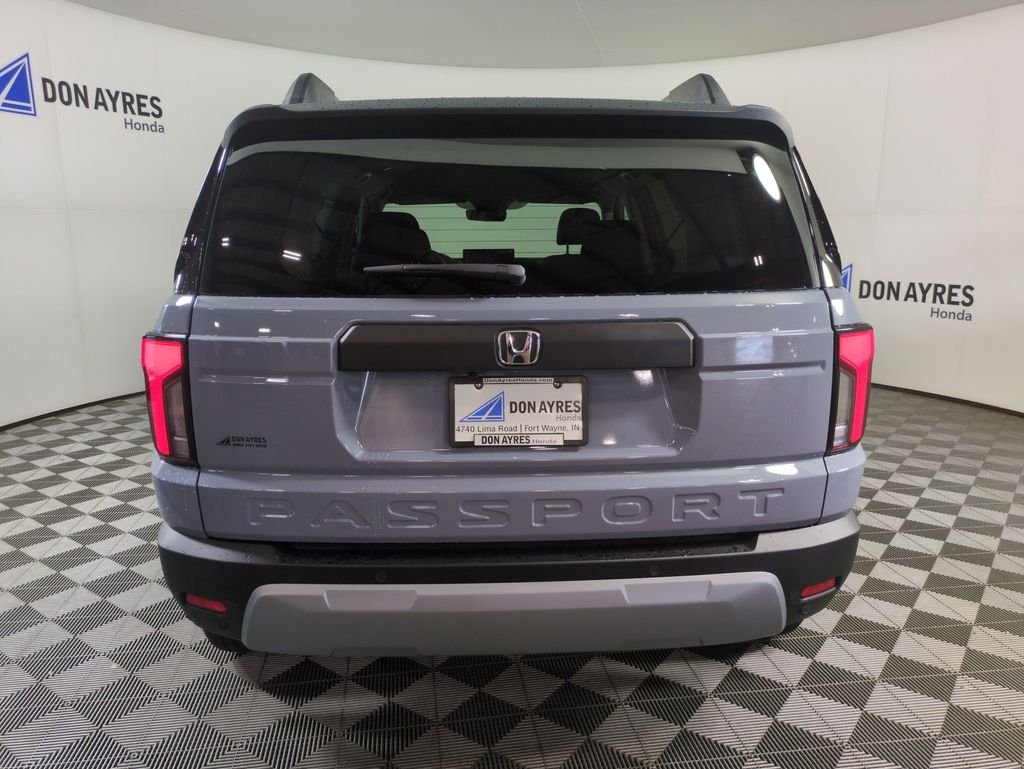 New 2026 Sonic Gray Pearl Honda RTL image 4