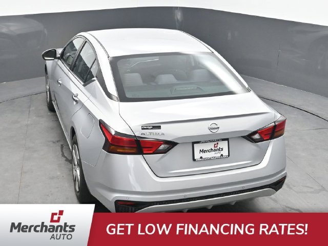 Used 2022 Silver Nissan 2.5 S image 31