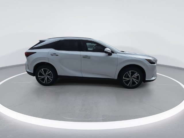 New 2026 Eminent White Pearl Lexus PREMIUM image 9