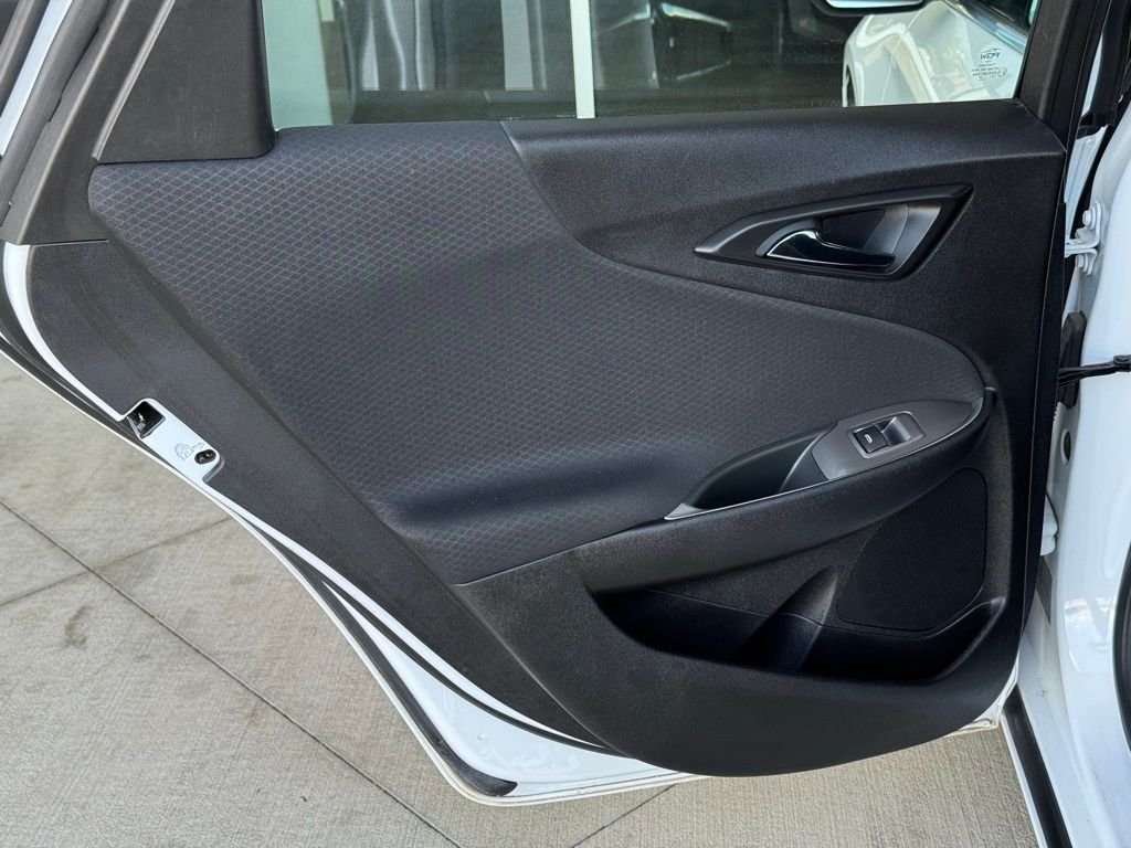 Used 2025 White Chevrolet LT image 18