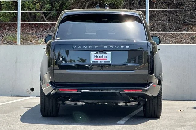 New 2026 Santorini Black Land Rover SE image 4