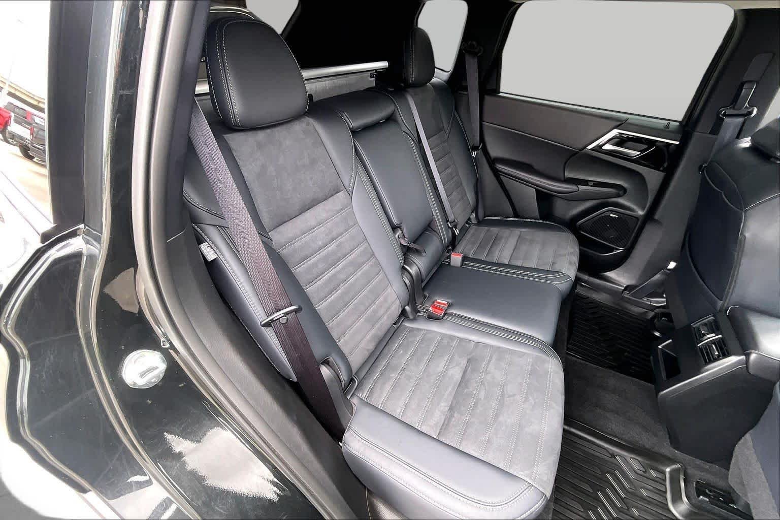 Used 2026 Black Diamond Mitsubishi SE image 21