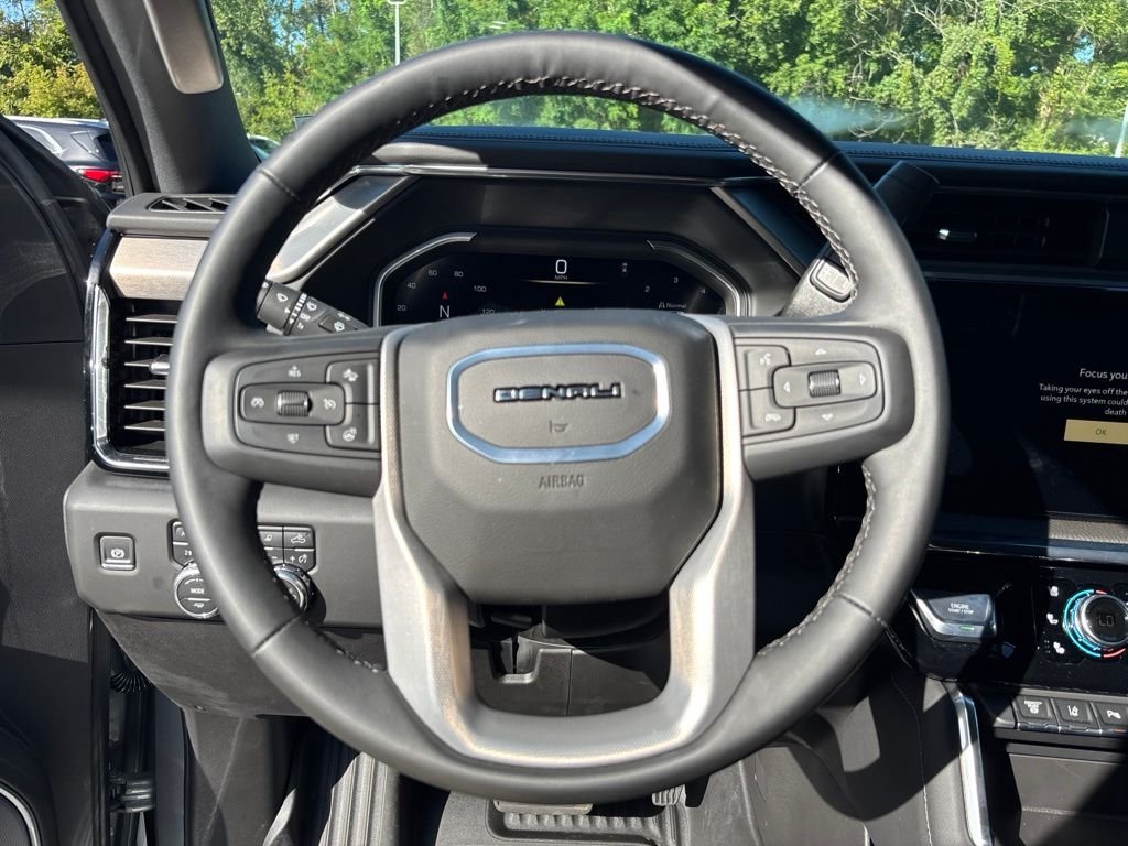 Used 2025 Silver GMC Denali image 20