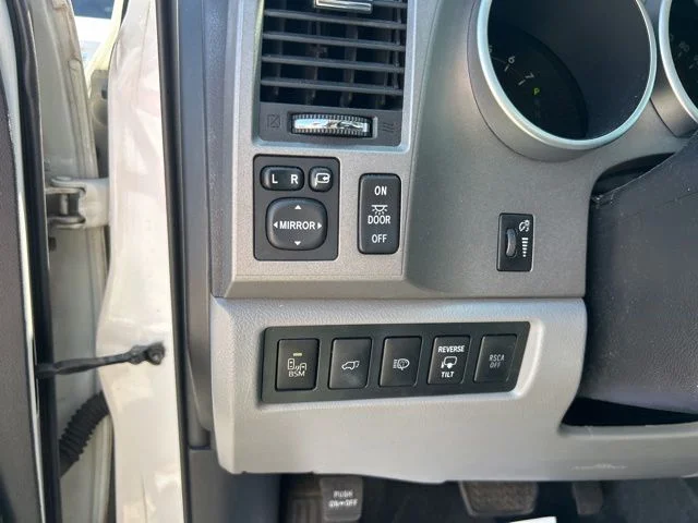 Used 2013 White Toyota Platinum image 17