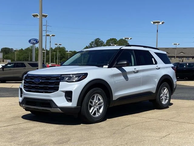 New 2026 Space White Metallic Ford Active image 5