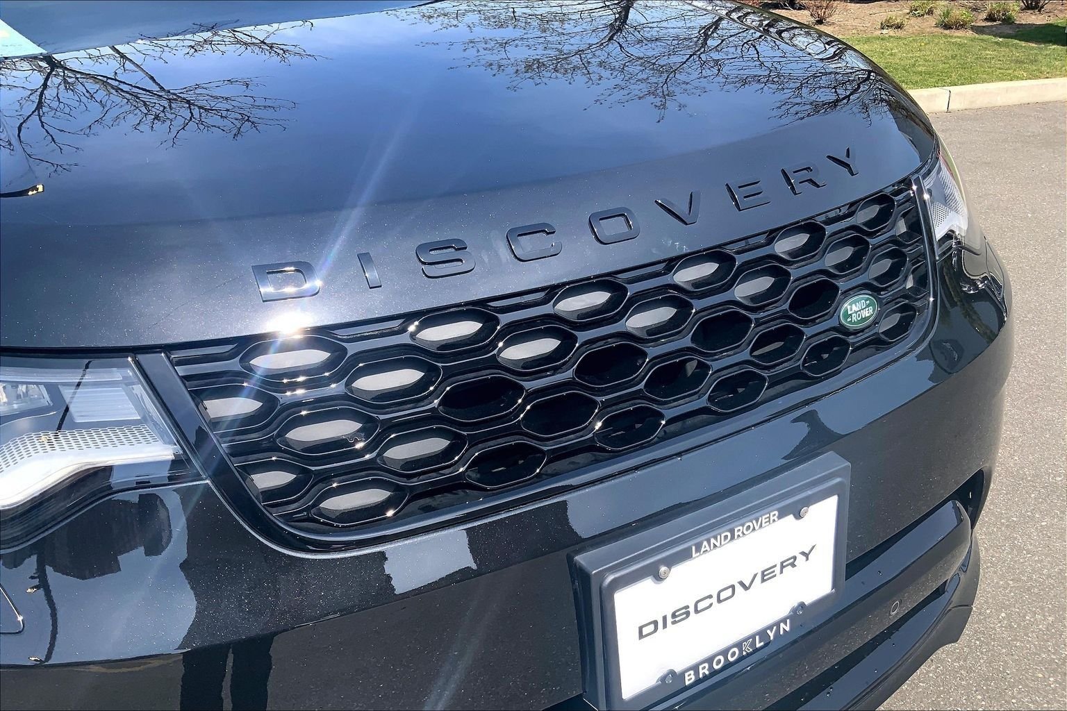 Certified Used 2025 Santorini Black Metallic Land Rover Dynamic SE image 30