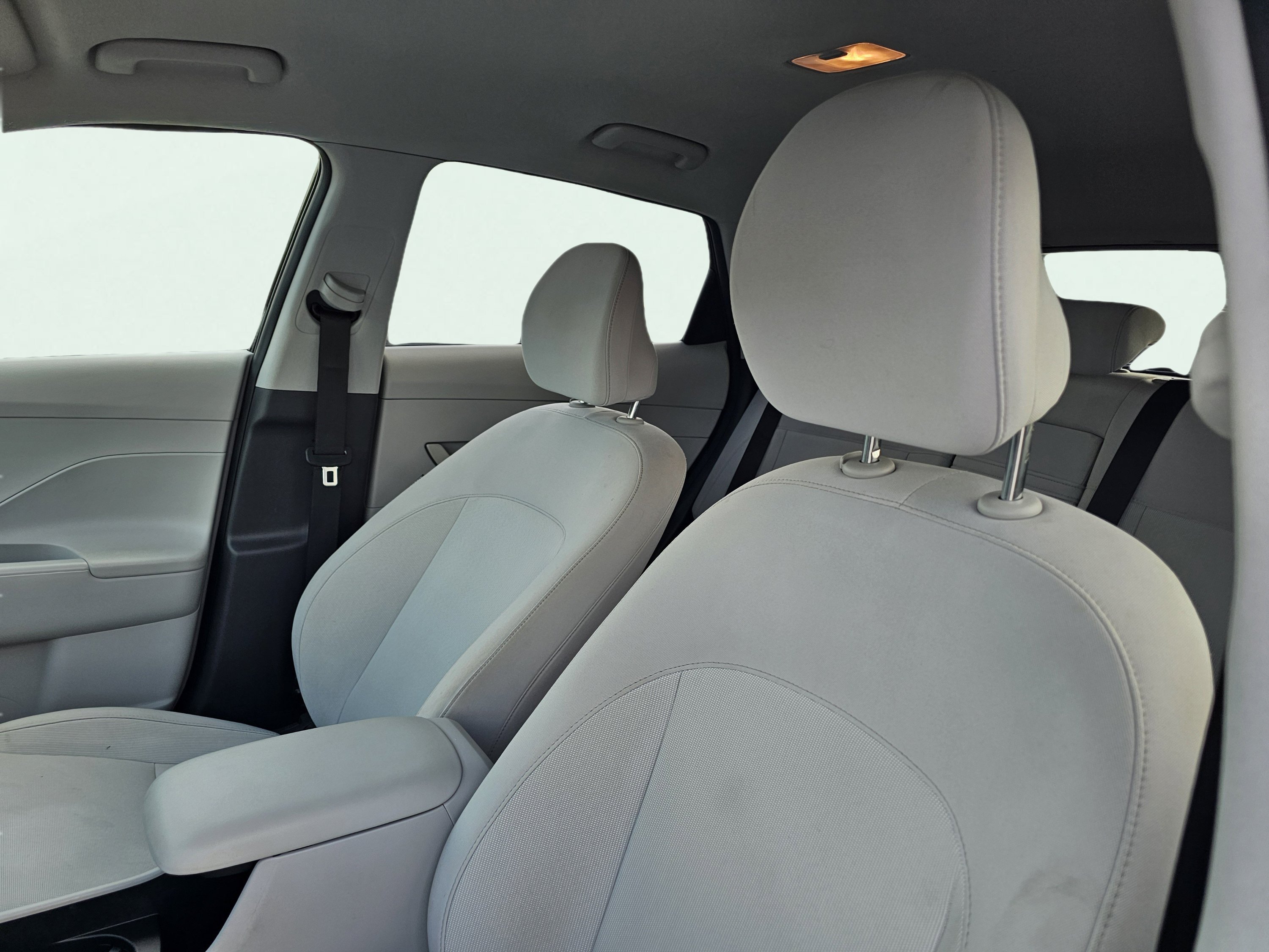 2025 Hyundai Kona SEL - Photo 17