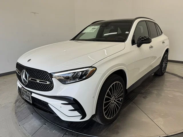 New 2027 White Mercedes-Benz GLC 300 image 32