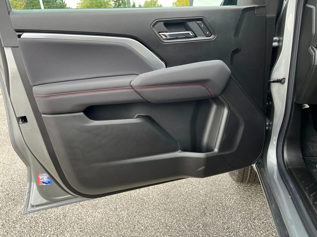 2026 Chevrolet Colorado Z71 - Photo 11