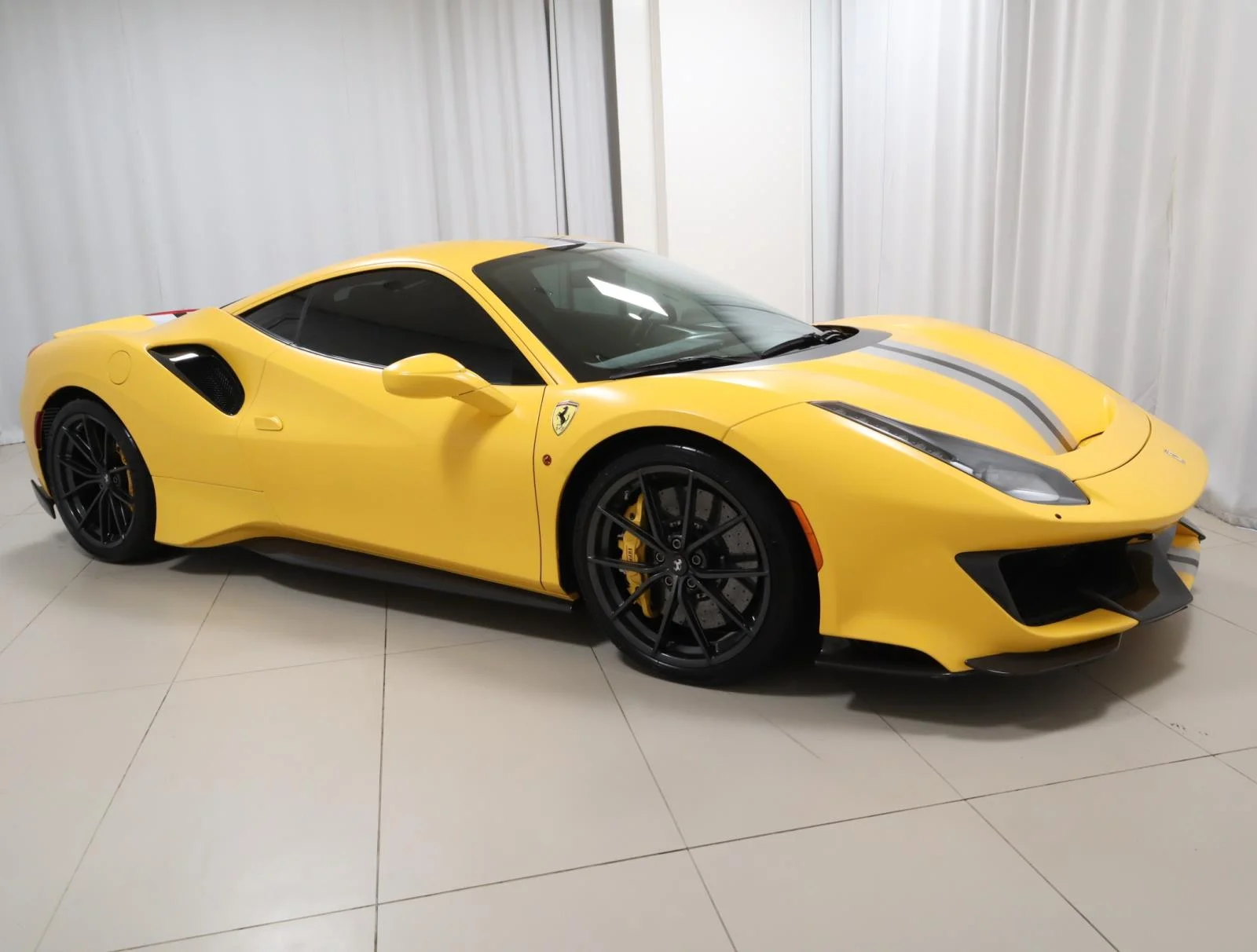 Used 2019 Giallo Modena Ferrari Coupe image 7