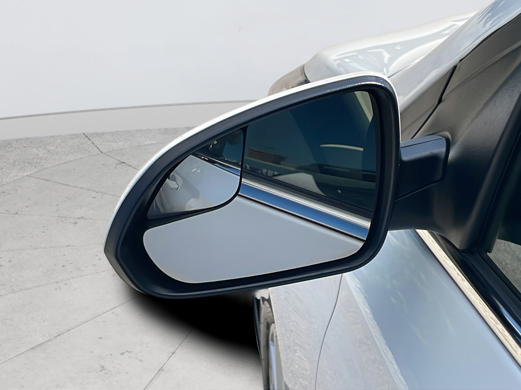 Used 2022 White Hyundai SEL image 37