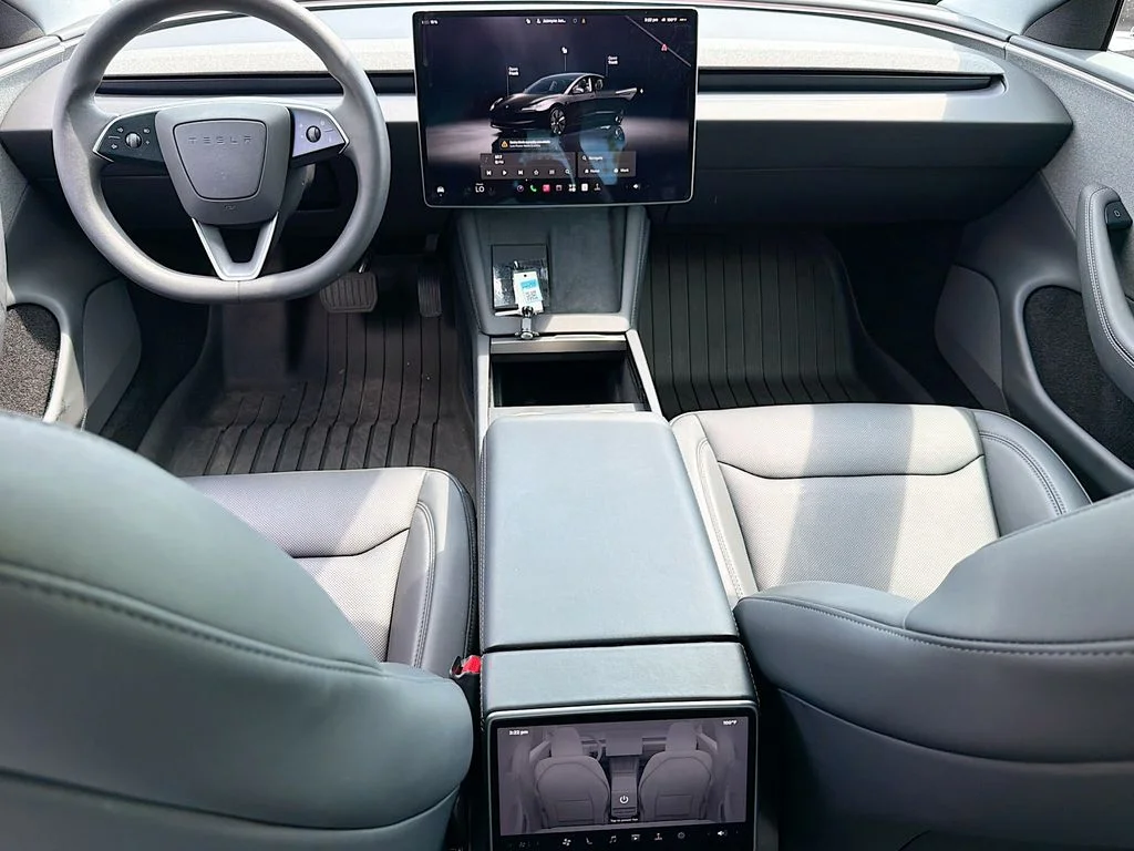 Used 2025 Diamond Black Tesla Long Range image 32