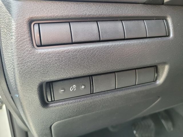 Used 2021 White Nissan S image 19