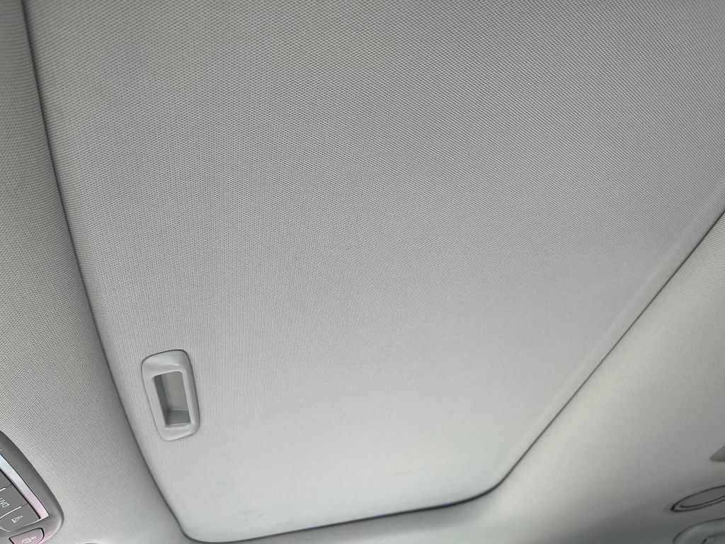 Used 2021 Black Kia S image 21