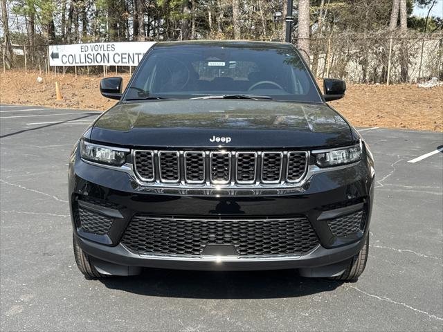 New 2026 Diamond Black Crystal Pearl-Coat Exterior Paint Jeep Laredo X image 2