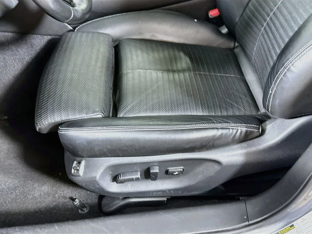 Used 2015 Graphite Shadow INFINITI Sport image 24