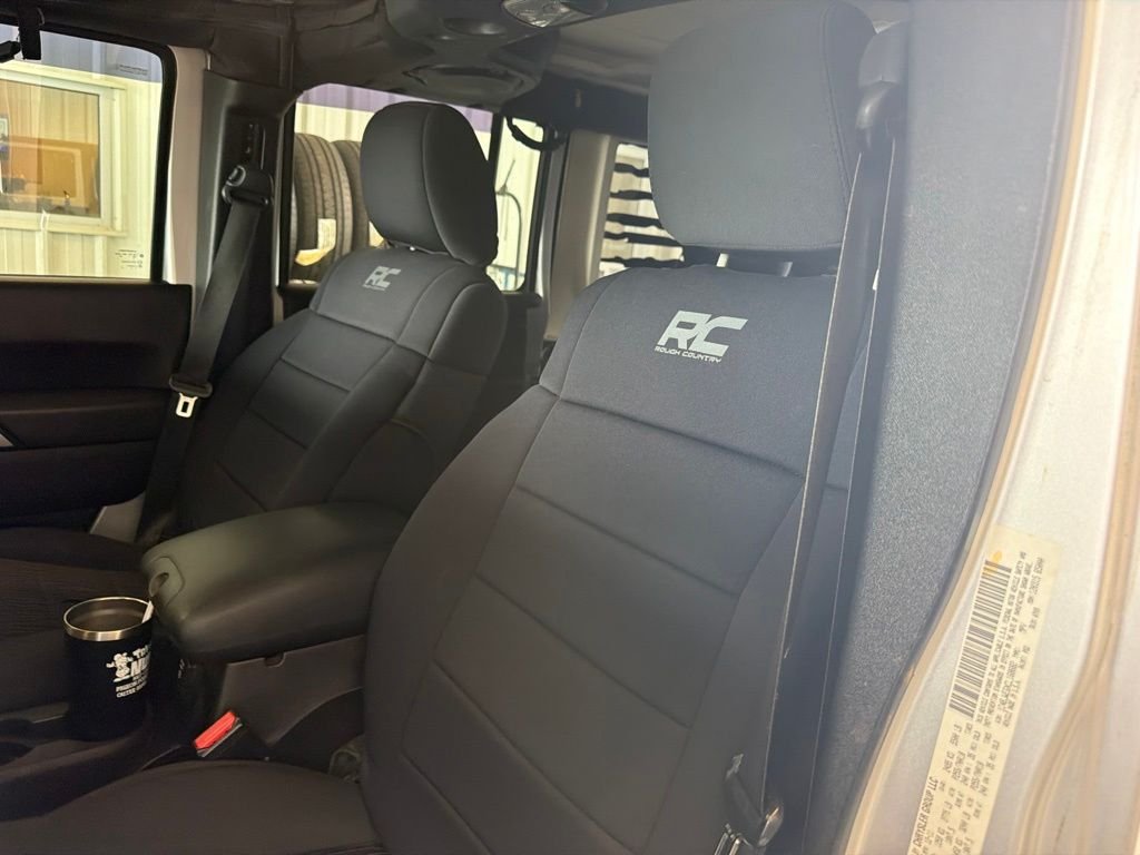 Used 2012 Silver Jeep Unlimited Sahara image 8
