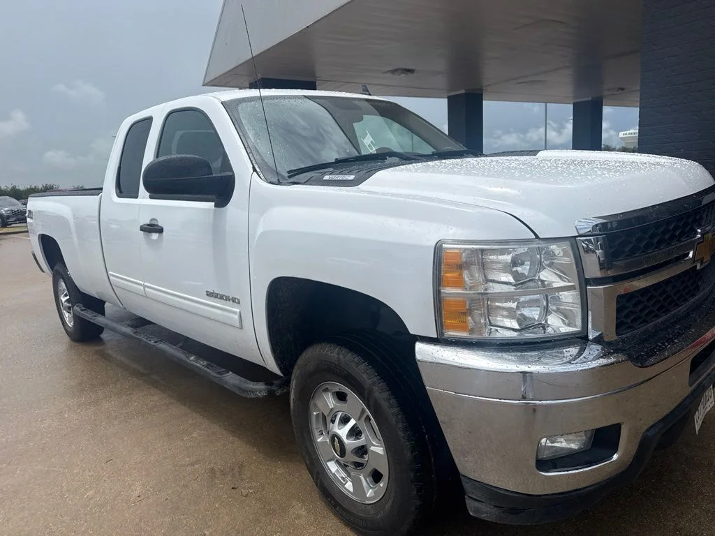 Used 2012 White Chevrolet LT image 6