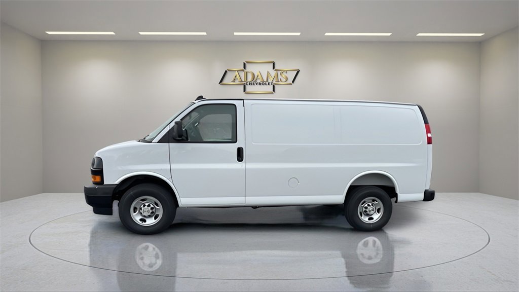 2025 Chevrolet Express Cargo 2500 photo 4