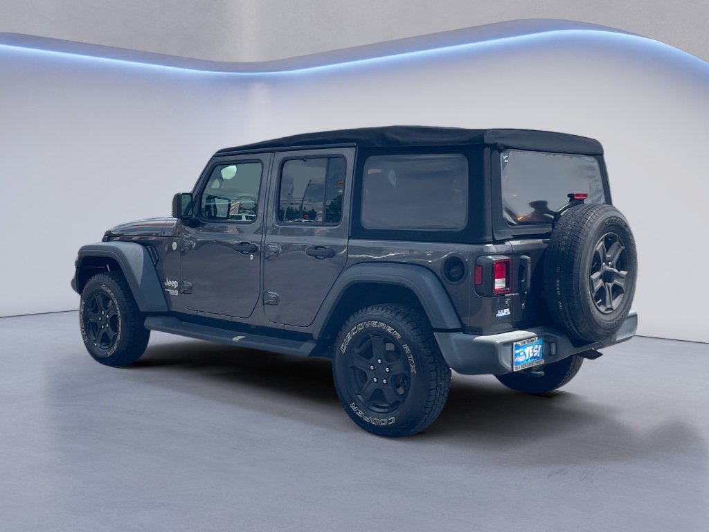 Used 2018 Granite Crystal Metallic Clearcoat Jeep Sport S image 18