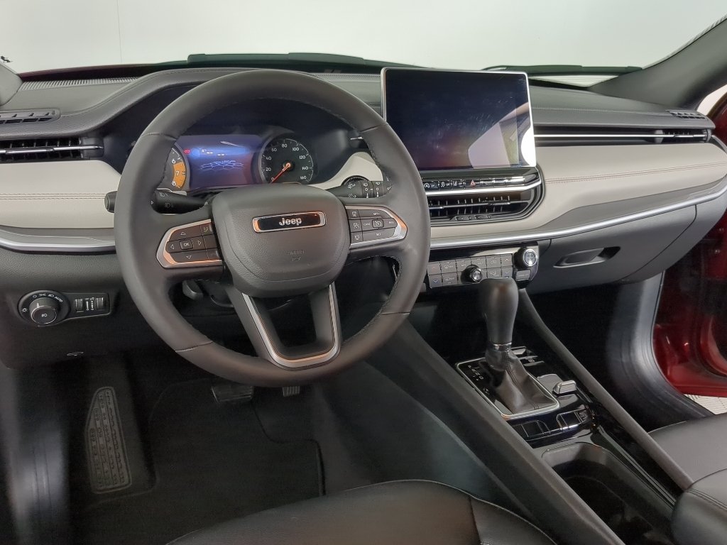 2025 Jeep Compass Limited - Photo 13