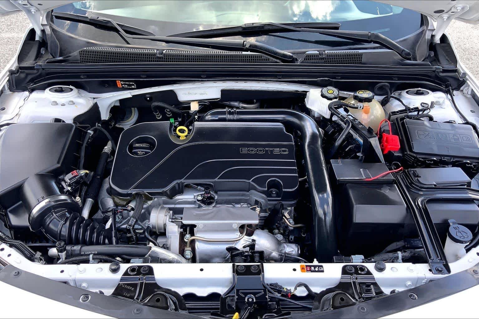 Used 2023 Summit White Chevrolet LT image 31