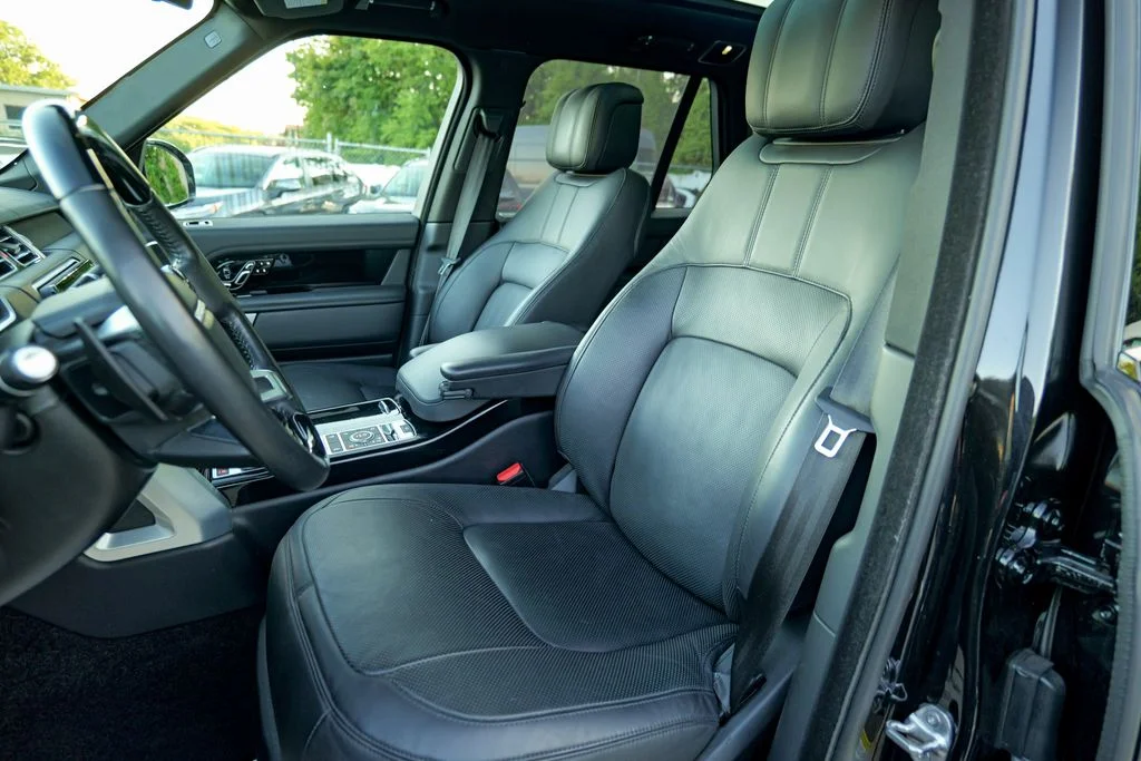 Used 2020 Santorini Black Metallic Land Rover HSE image 23