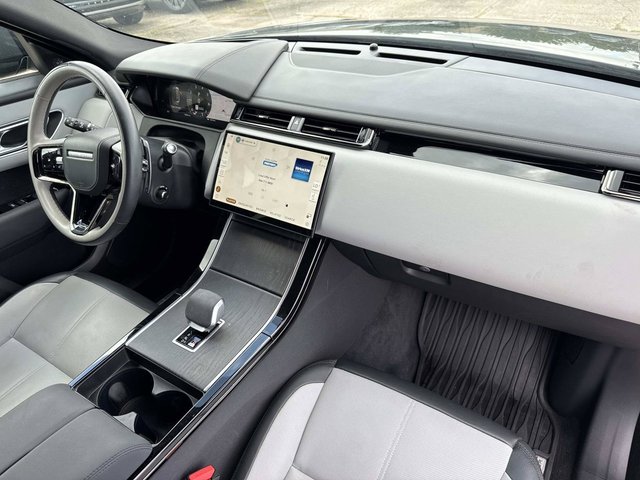 2026 Land Rover Range Rover Velar Dynamic SE