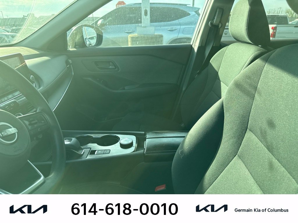 Used 2023 Gray Nissan S image 7