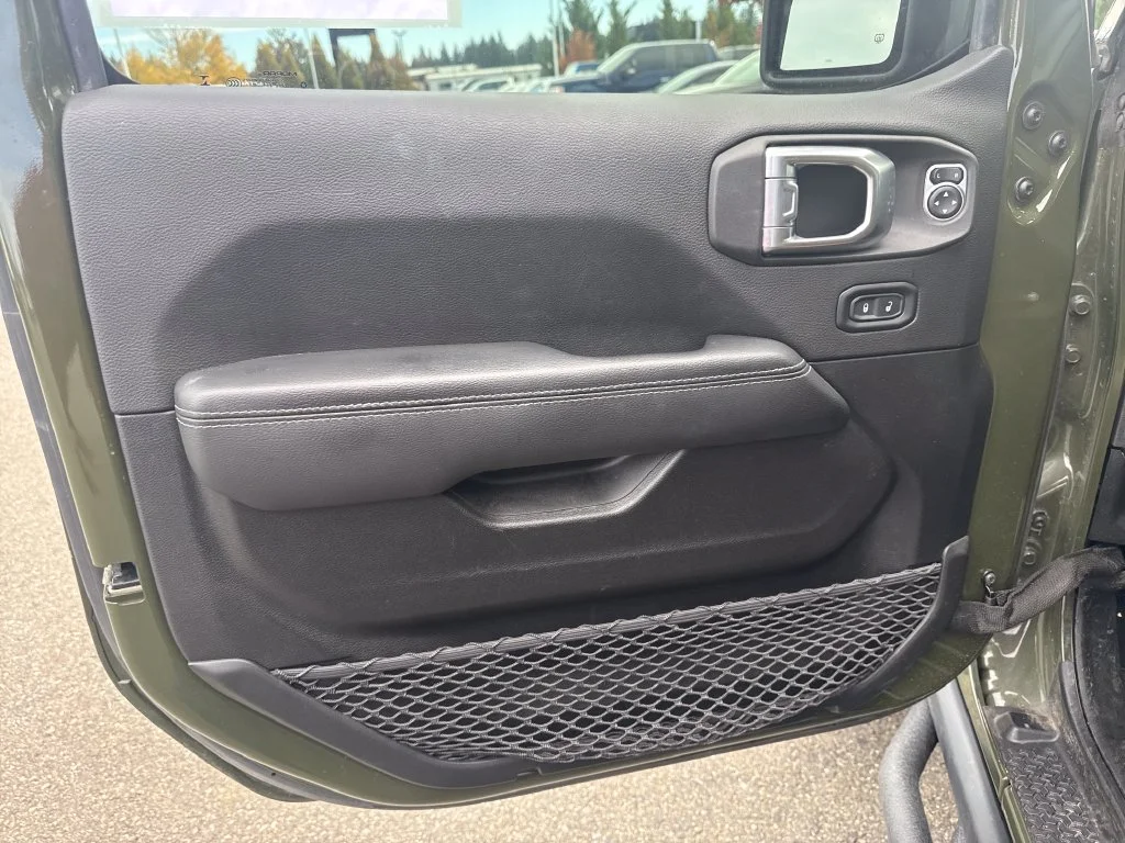 Certified Used 2022 Green Jeep Rubicon image 17