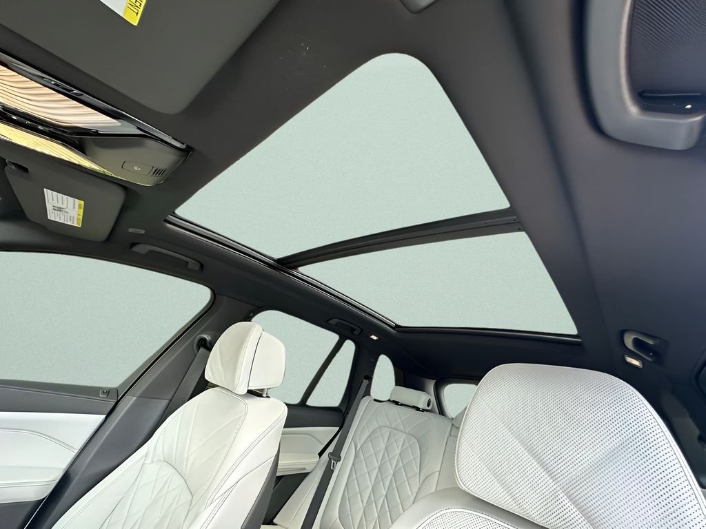 New 2026 Mineral White Metallic BMW sDrive40i image 20