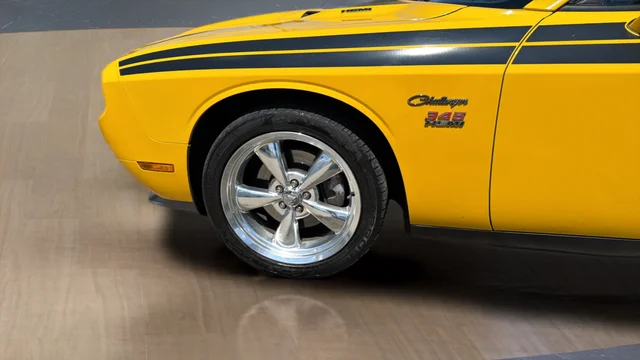 Used 2010 Yellow Dodge R/T image 27